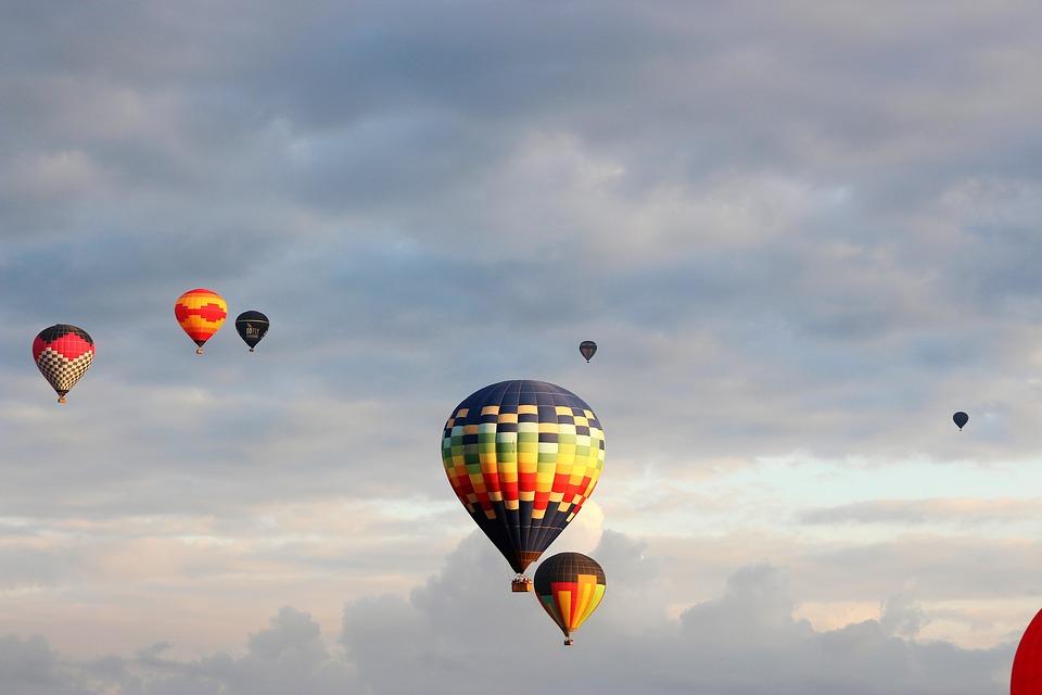Boituva é famosa pelos balões que colorem o céu no período da manhã 