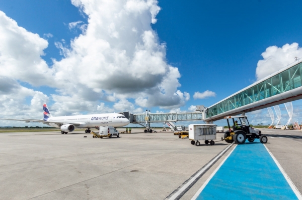 Parcerias com agências e companhias de voos ampliam a malha aérea em Alagoas